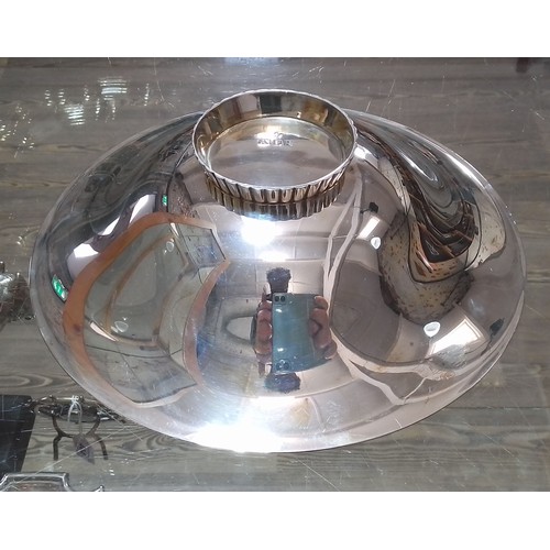 406 - A George VI Art Deco style silver bowl, flared bowl stood on fluted pedestal foot, Wakely & Wheeler,... 