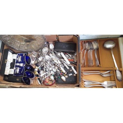 458 - A box of assorted silver plate and other metal ware.