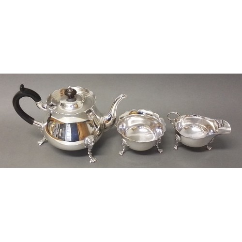 534 - An Edward VII three piece hallmarked silver tea set, John Hunt (Preston), London 1909, gross weight ... 