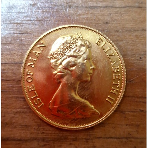 538B - An Elizabeth II 1973 sovereign.