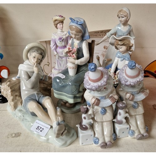 572 - Five Lladro figures and two others