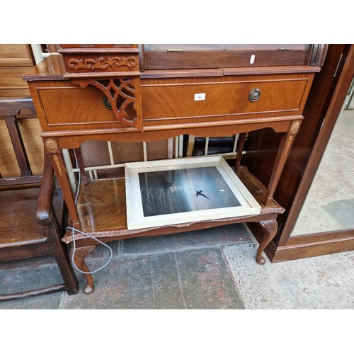 996 - A mixed lot comprising Dynatron radiogram, framed print and a mahogany coffee table.