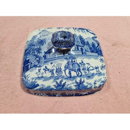 494 - A 19th century blue and white tureen decorated with the Mausoleum of Sultan Purveiz near Allahabad p... 