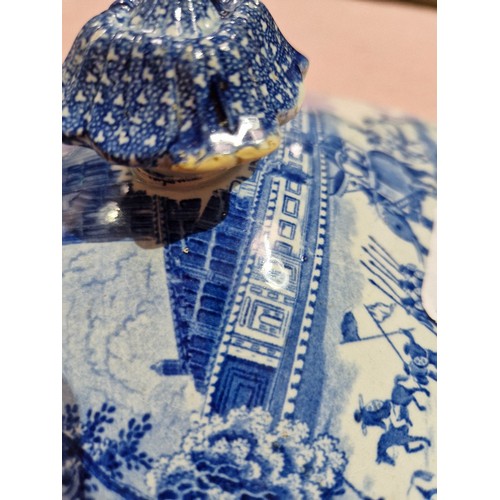 494 - A 19th century blue and white tureen decorated with the Mausoleum of Sultan Purveiz near Allahabad p... 