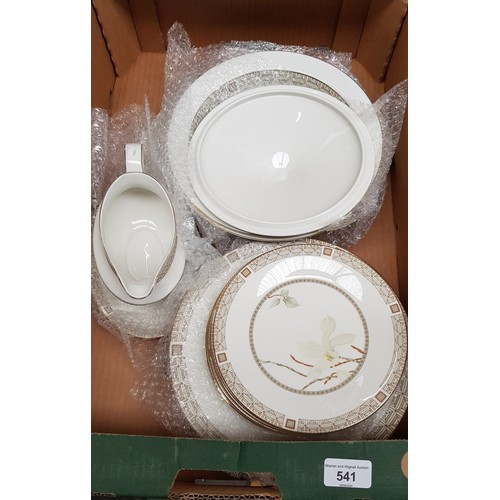 541 - Royal Doulton ‘White Nile’ dinner ware - 6 x 27cm plates, 6 x 20cm plates, oval platter, gravy boat ... 