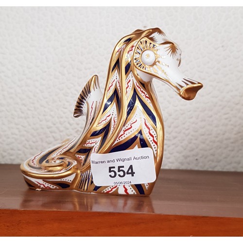 554 - Royal Crown Derby sea horse - silver stopper