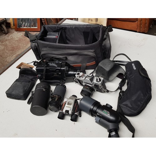 89 - A Chinon CS 35mm camera, an Opticron Mighty Midget travel scope and other camera equipment.