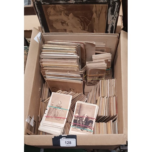 128 - A box of assorted loose photographs, cabinet cards, CDV cards, approximately 600.