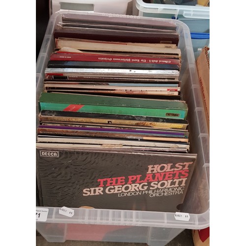 371 - A box of classical music LPs