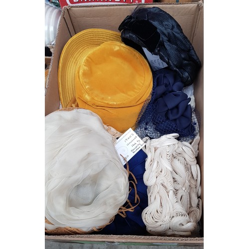 443 - A box of 1950s to 60s women's hats