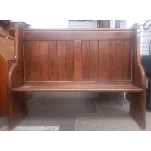 1072 - A pitch pine church pew