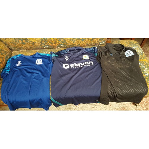 139 - Approx 30 various football shirts & training tops, The shirts consist of vintage ac Milan and inter ... 