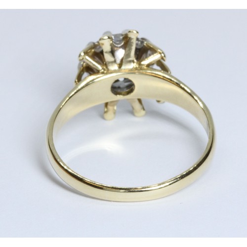 27 - A single stone diamond solitaire ring, the modern round brilliant cut diamond weighing approximately... 