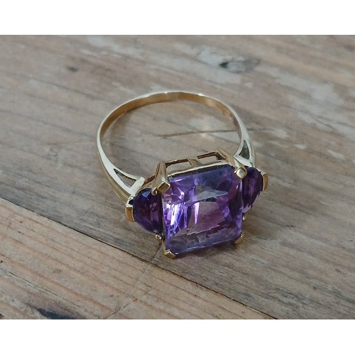 483 - A 9ct gold amethyst ring, gross weight 3.2g, size S.