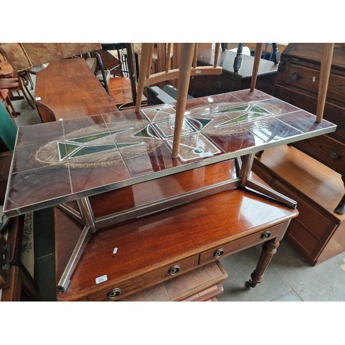 937 - A retro mid 20th century vintage kitsch tile top and chrome coffee table.