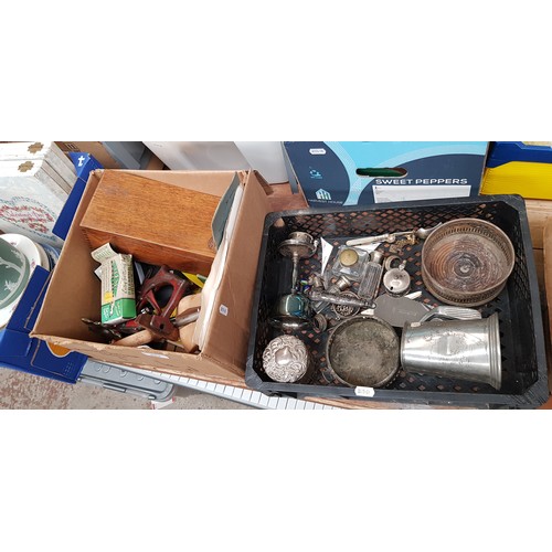 423 - A box of assorted collectables and a small tray of assorted silver & plated items