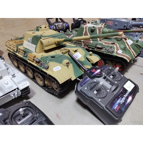 A Heng Long RC battle tank 1/16 scale real action, with controller