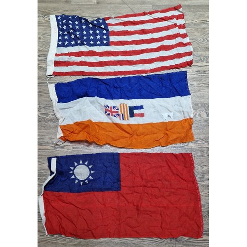 474 - A collection of assorted flag, as per images.