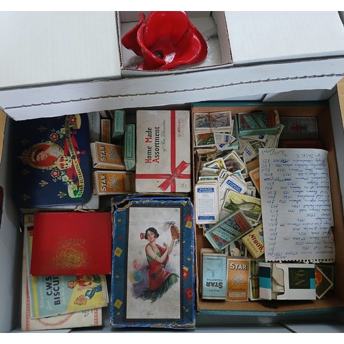 486 - A box of assorted cigarette cards and a Paul Cummings Remembrance Day ceramic poppy.