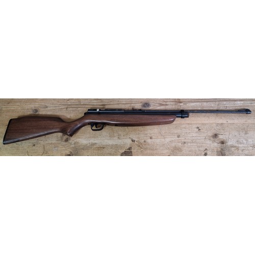 21 - A Crosman Sheridan 2260 Co2 .22 calibre bolt action air rifle , 101cm long, serial no.214802561. (BU... 