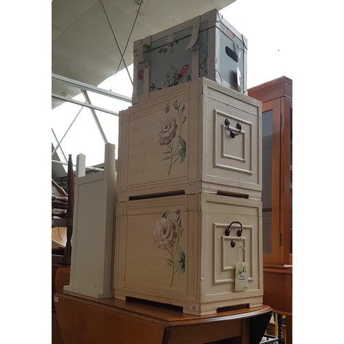 942 - A mixed lot comprising white painted bedside cabinet, pair of hand painted chests and a small trunk ... 