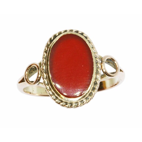 47 - A carnelian slab ring, marked '9ct', gross weight 3g, size Q.