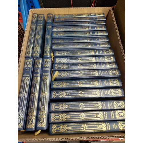 190 - A set of 22 Alistair MacLean hardback novels, Heron Books, c1970s