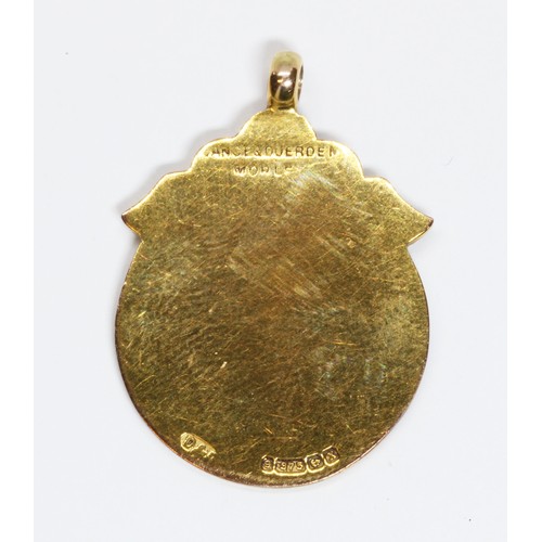 121 - A 9ct gold an enamel Preston medal, hallmarked: sponsor 'D&D', Birmingham 1922, length 34mm, gross w... 