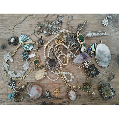 139 - A mixed lot of mainly vintage costume jewellery including silver, enamel etc.