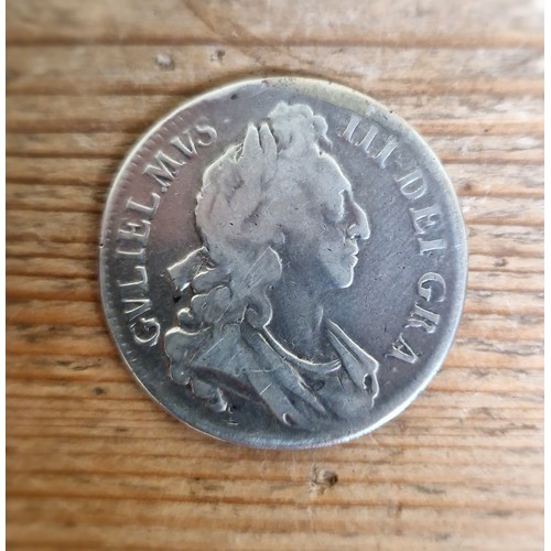 298 - A William III 1696 crown.