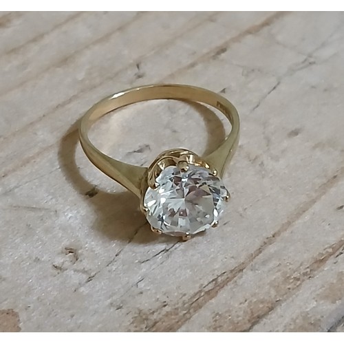 252 - A hallmarked 9ct gold colourless stone solitaire ring, gross weight 2.9g, size N.