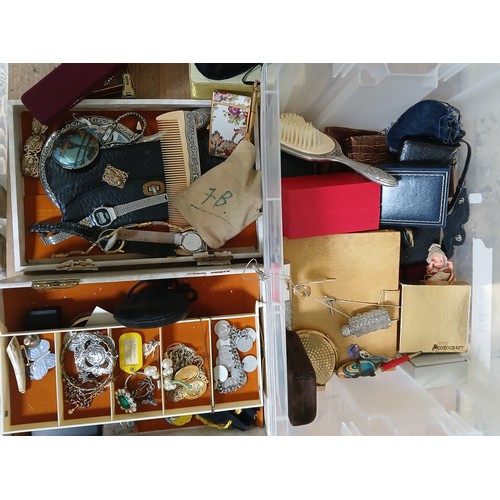 181 - A box of assorted costume jewellery and vintage accessories etc.