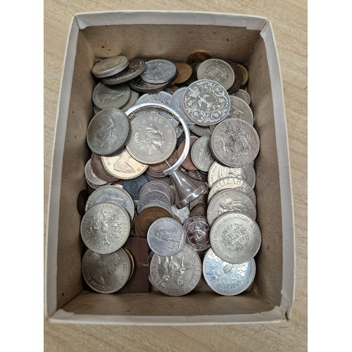 307 - A tray of assorted GB & world coins to include various commemorative crowns etc.