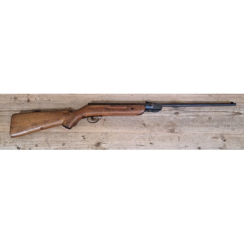 34 - A Relum .22 calibre air rifle, 98cm long. (BUYER MUST BE 18 YEARS OLD OR ABOVE AND PROVIDE PHOTO IDE... 