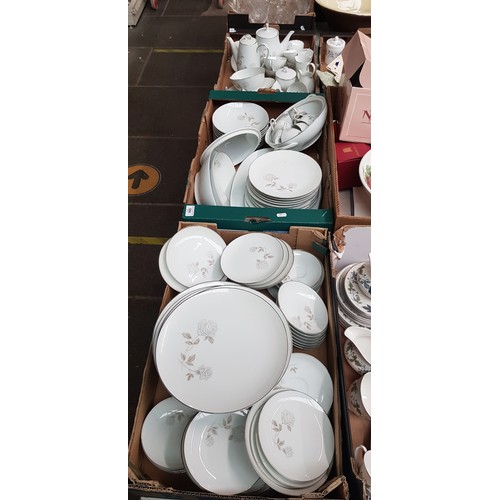 584 - Noritake Rosay dinnerware approx. 100 pieces