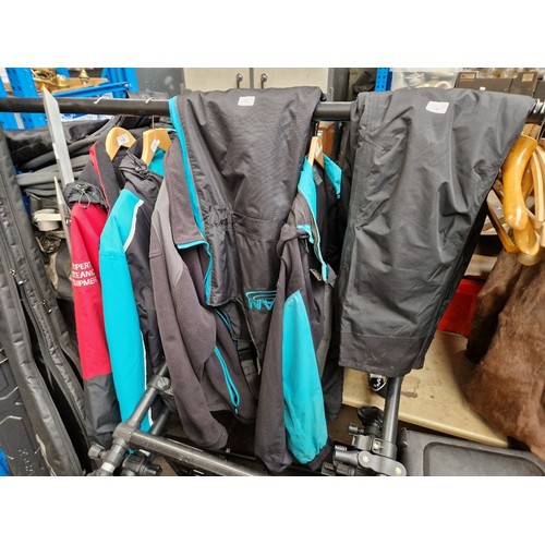 116 - Fishing clothing size XL, including thermal wear - overtrousers by Drennan, overtrousers and jacket ... 