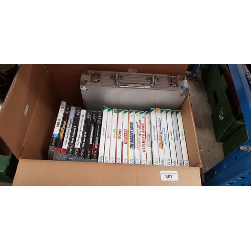 307 - A box of Nintendo Wii and Playstation 3 games, together with a cased poker set.