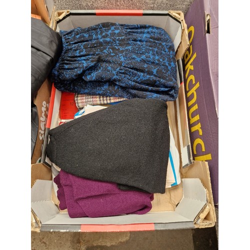 433 - A box of women's 1950s, 60s and 70s vintage skirts and jumpers