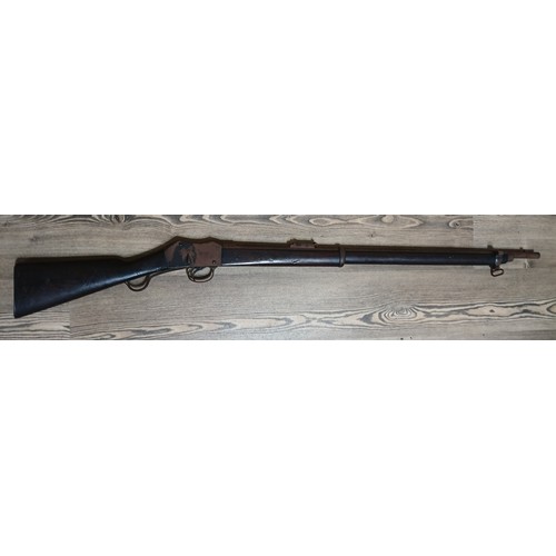 40 - A 19th century British Martini-Henry 577/450 military rifle, barrel indistinctly marked, total lengt... 