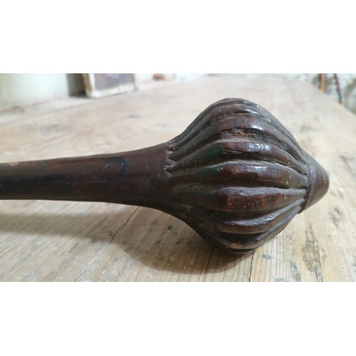 55 - A 19th century Fijian I Ula Tavatava throwing club, hardwood with carved grooves to head, the handle... 