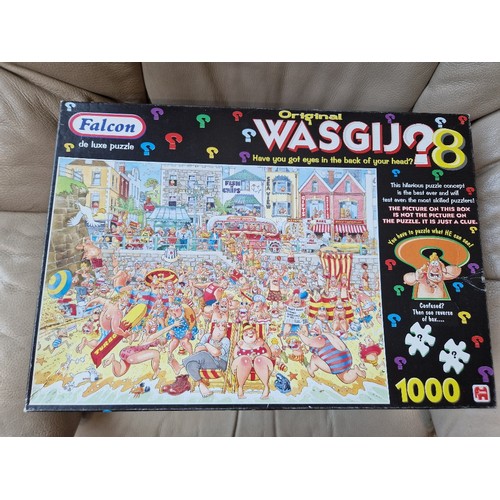 85 - A large collection of Wasgij puzzles, jigsaws, 3D puzzles, etc.