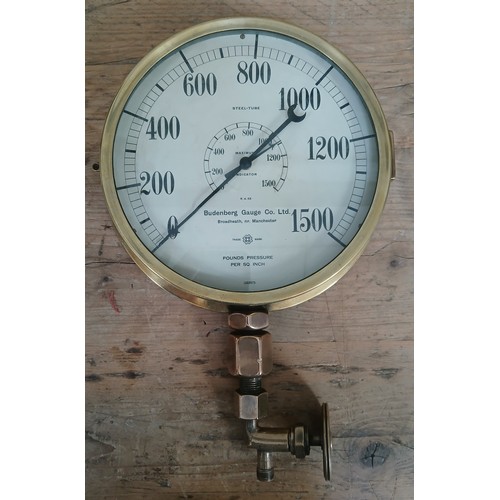 108 - A large brass hydraulic pressure gauge, the dial signed 'Budenberg Gauge Co Ltd, Broad Heath Nr Manc... 