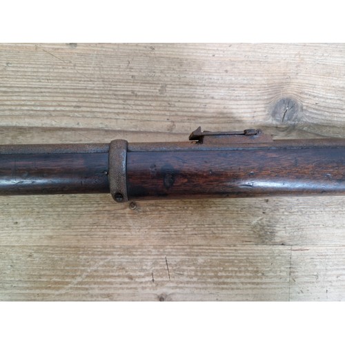 40 - A 19th century British Martini-Henry 577/450 military rifle, barrel indistinctly marked, total lengt... 