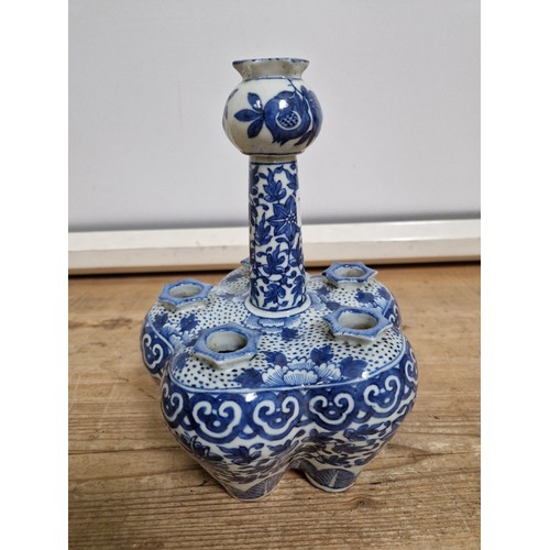 76 - A Chinese 19th century porcelain tulip vase, underglaze blue and white decoration, height 24cm.