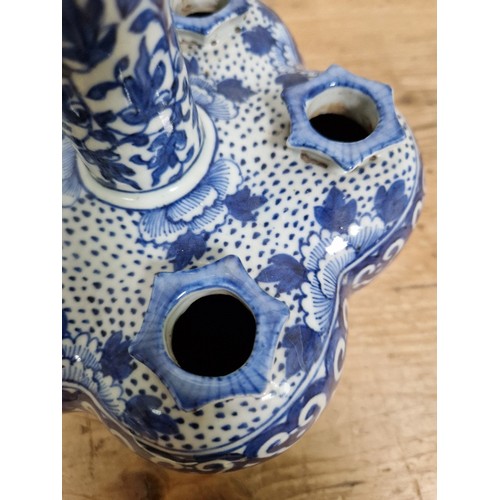 76 - A Chinese 19th century porcelain tulip vase, underglaze blue and white decoration, height 24cm.