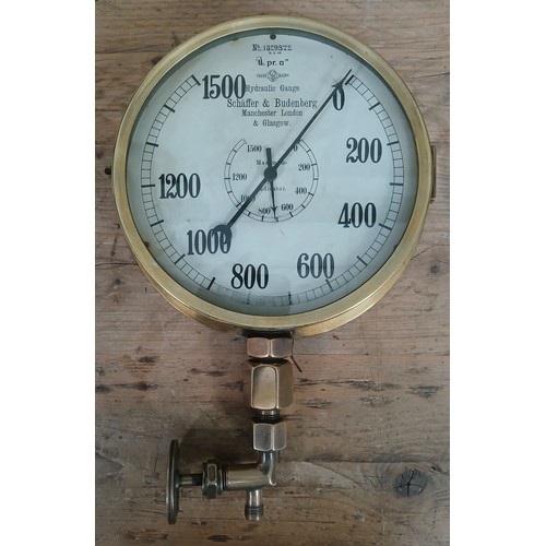 36 - A large brass hydraulic pressure gauge, the dial signed Schaffer & Budenberg Manchester, London & Gl... 