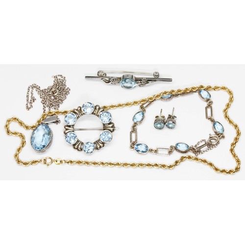 178 - A mixed lot comprising a suite of blue paste set jewellery marked 'Silver' and a 9ct gold rope twist... 