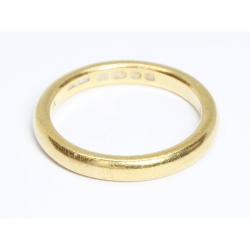 20 - A hallmarked 22ct gold wedding band, weight 5.6g, size N/O.