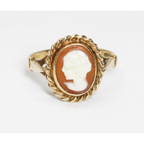 62 - A hallmarked 9ct gold shell cameo ring, gross weight 2.5g, size L.