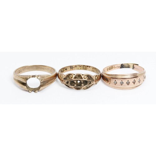 125 - A group of three hallmarked 9ct gold rings, gross weight 5.7g, size M-O, all as found.